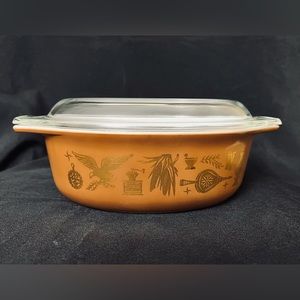 Pyrex Vintage Oval Early American #043 Dish w Lid